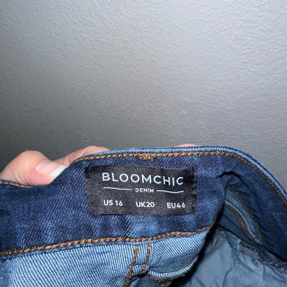 BLOOMCHIC Cropped Denim Jeans US 16 - Picture 3 of 5